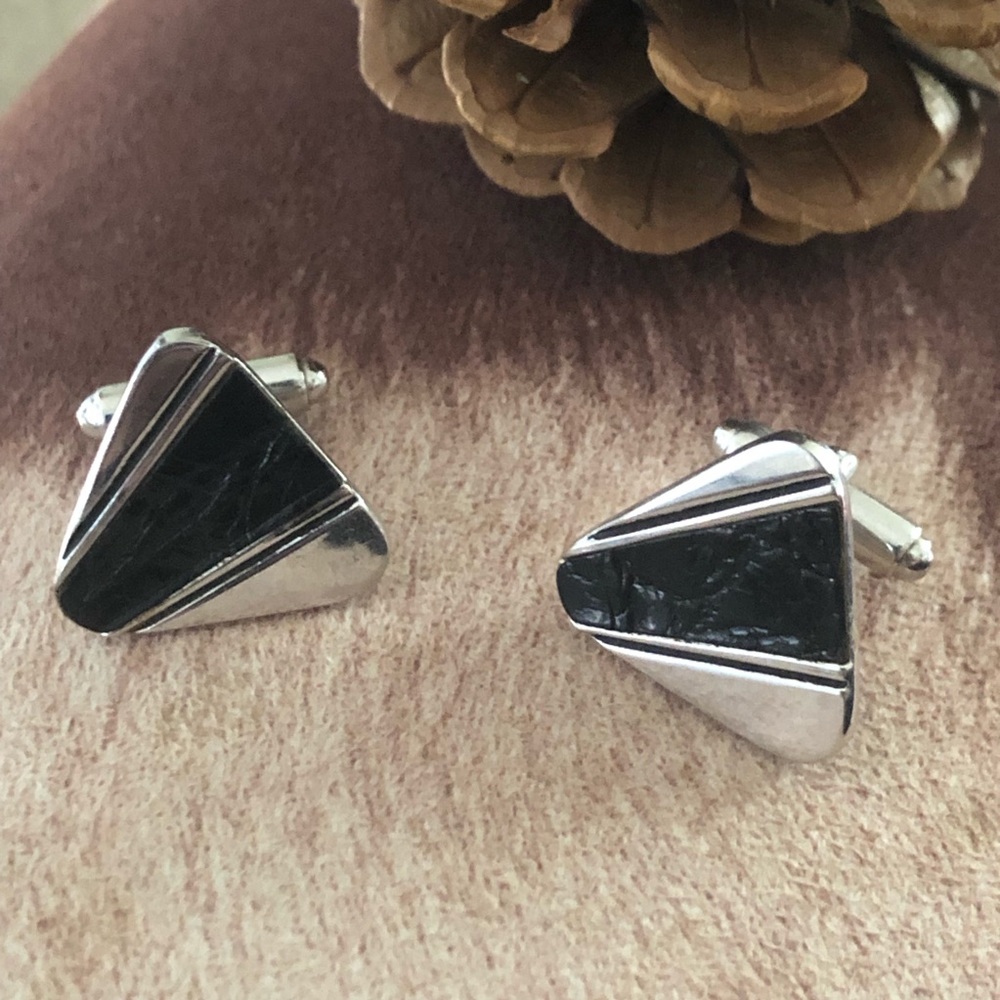 Vintage men’s silver leather accent cuff links